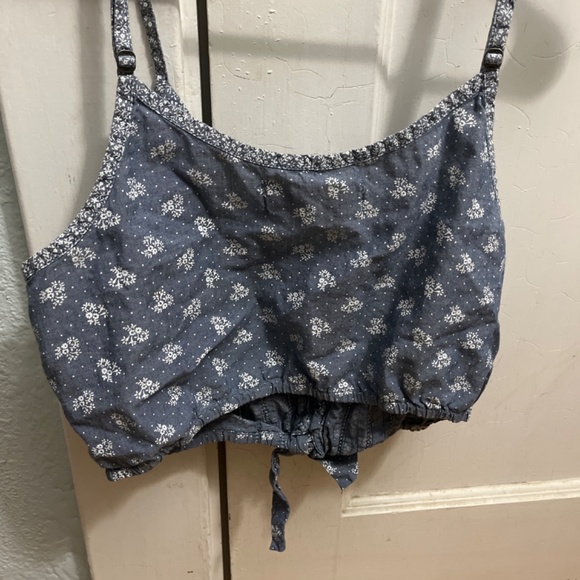 Cropped front tie tank top - Picture 3 of 3